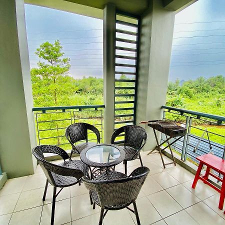 Faizal Madhi Homestay Kuching Luaran gambar