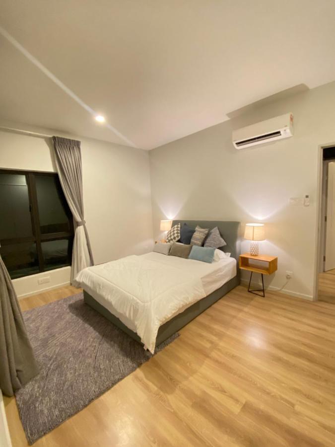 Faizal Madhi Homestay Kuching Luaran gambar