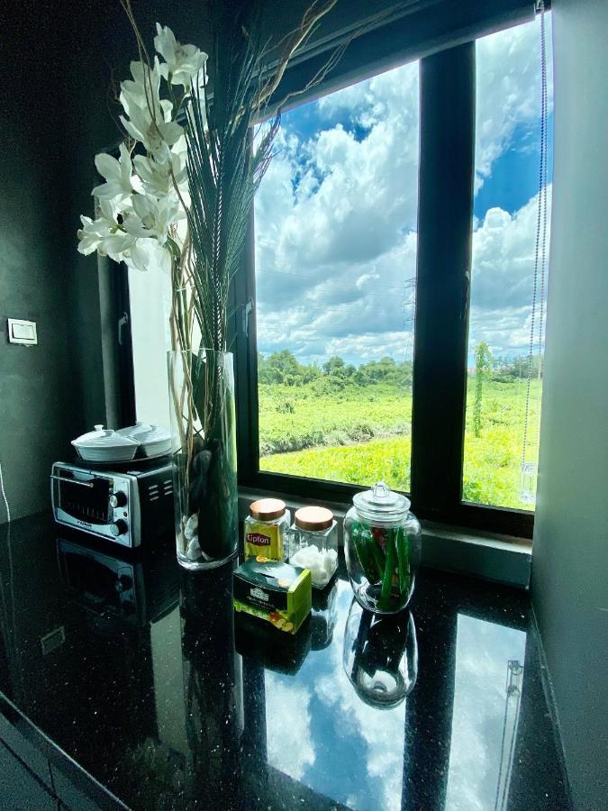 Faizal Madhi Homestay Kuching Luaran gambar